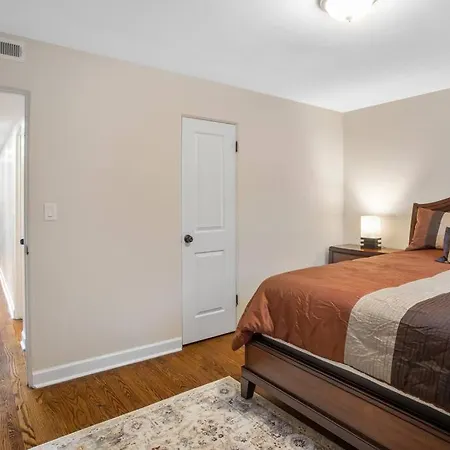Chicago Charm Apartment